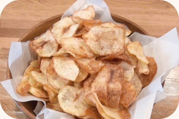 ポテトチップスが肌を老朽化させる！？衝撃の事実とは！