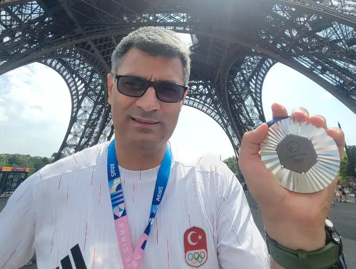 トルコ代表「無課金おじさん」のエアピストル銀メダル獲得にネット大反響！