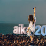 aiko、6年ぶりの野外フリーライブで熱演！台風を吹き飛ばす力強いパフォーマンス